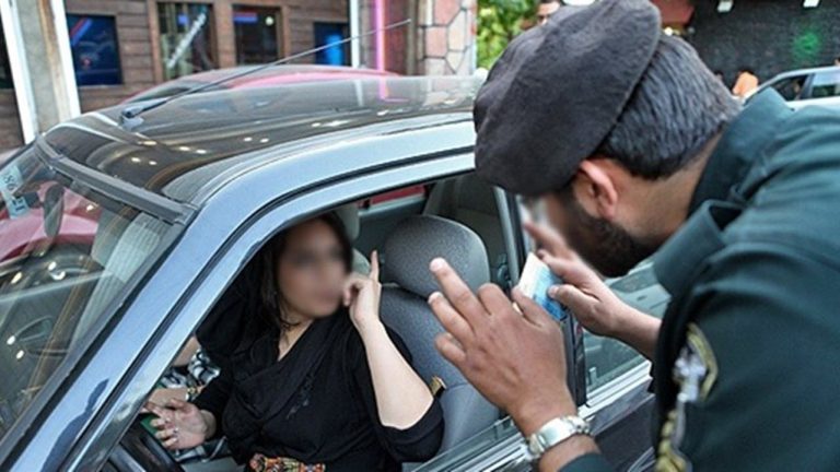 قوه قضاییه: کشف حجاب در داخل خودرو جرم است